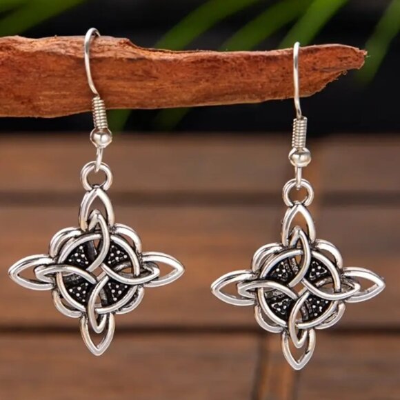 Antiqued Vintage Style Bohemian Celtic Knot Dangle Earrings - Picture 3 of 3